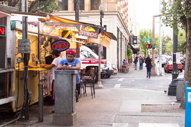 20150827_173416 D4S.jpg - "Food trucks" central-city, Portland, OR